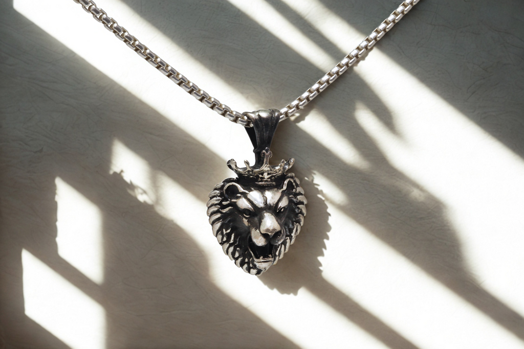 תליון מלך האריות