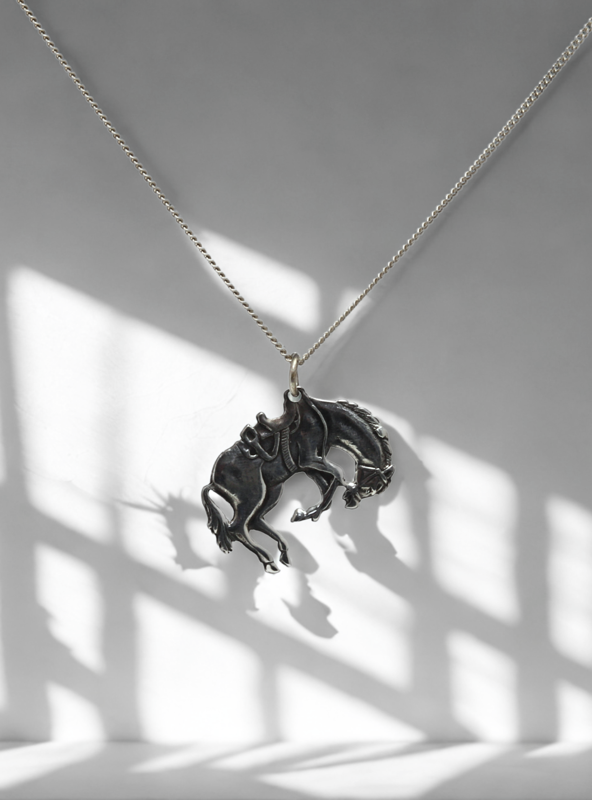 תליון סוס פרא וינטג