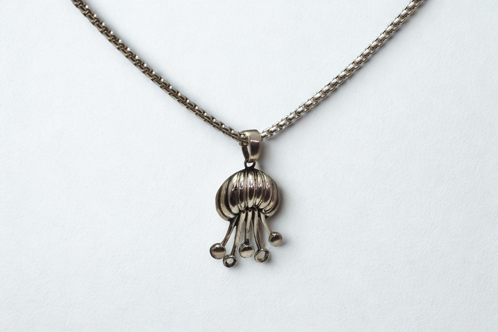 תליון מדוזה מעוצבת