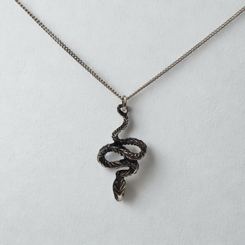 תליון נחש אינפיניטי