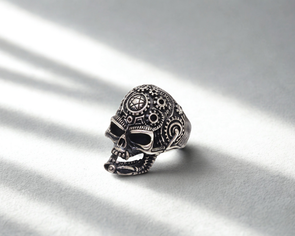 טבעת מכנית בהשראת האומן גייגר