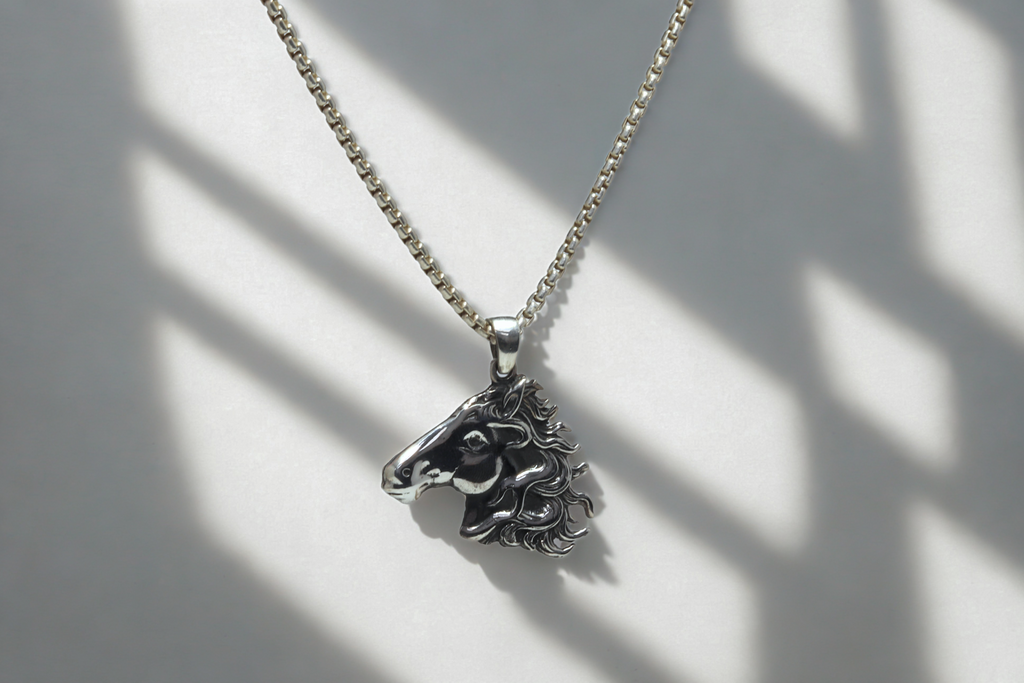 תליון ראש סוס