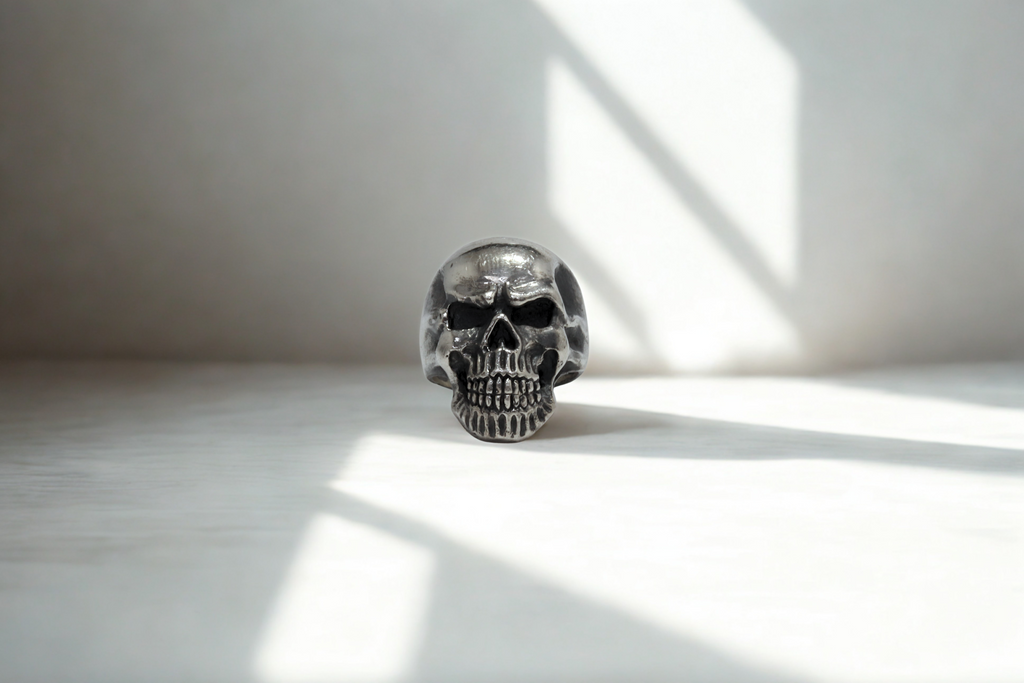 טבעת גולגולת דרמטית