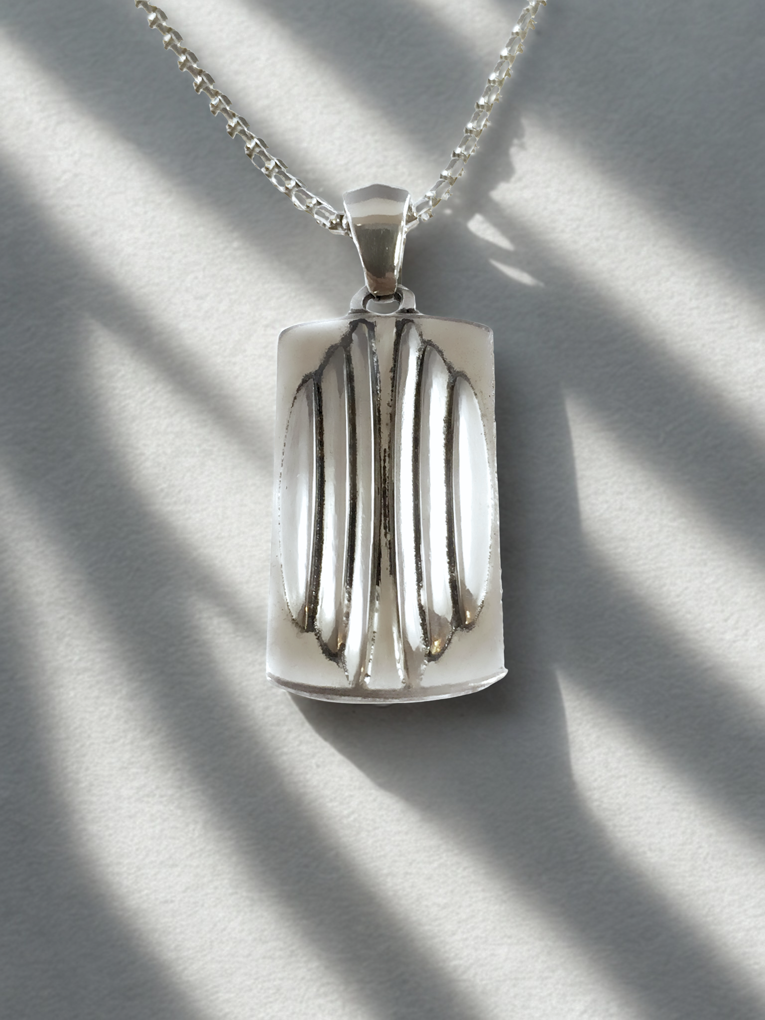 תליון דסקית צלעות הברזל