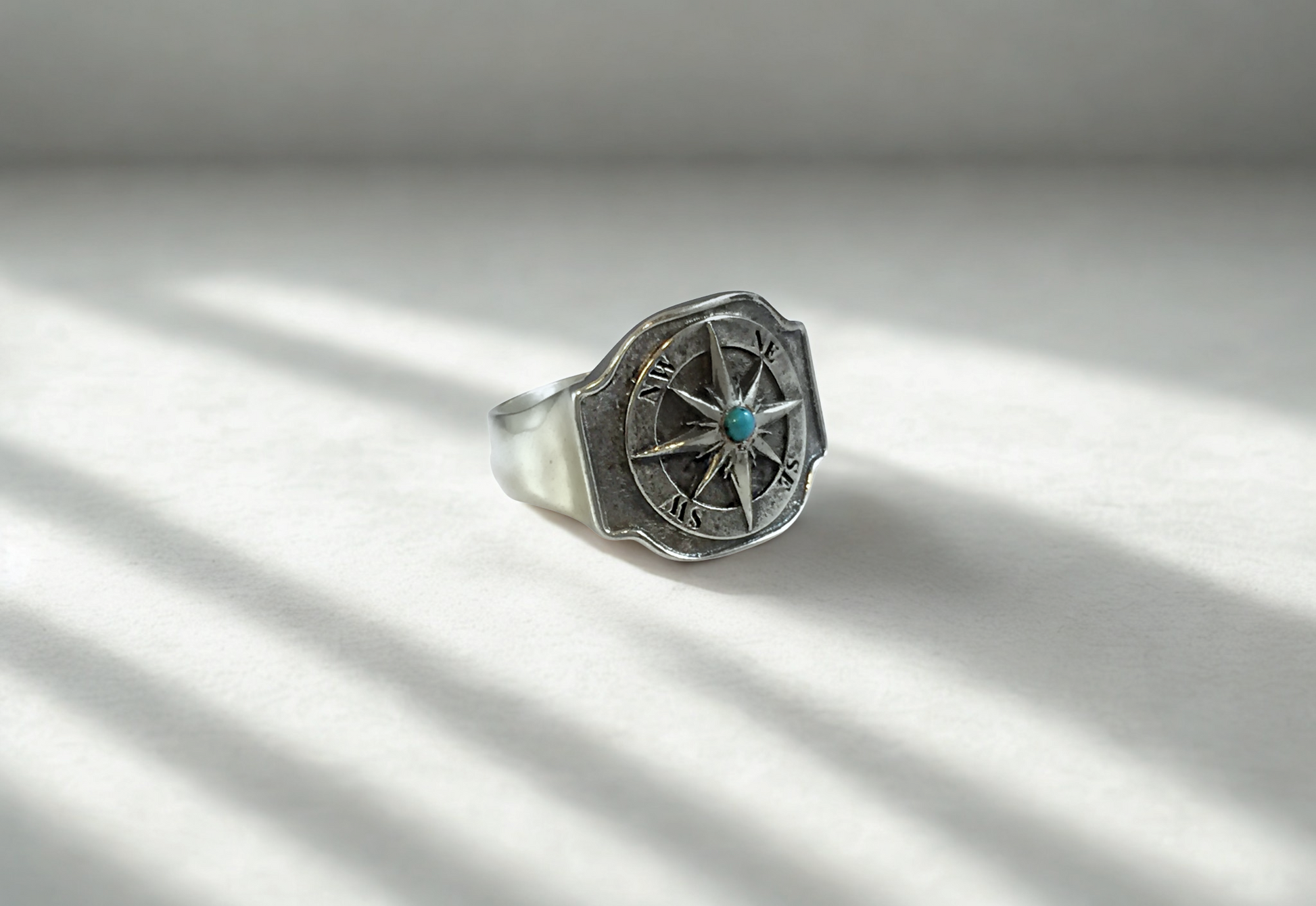 טבעת המצפן השקט