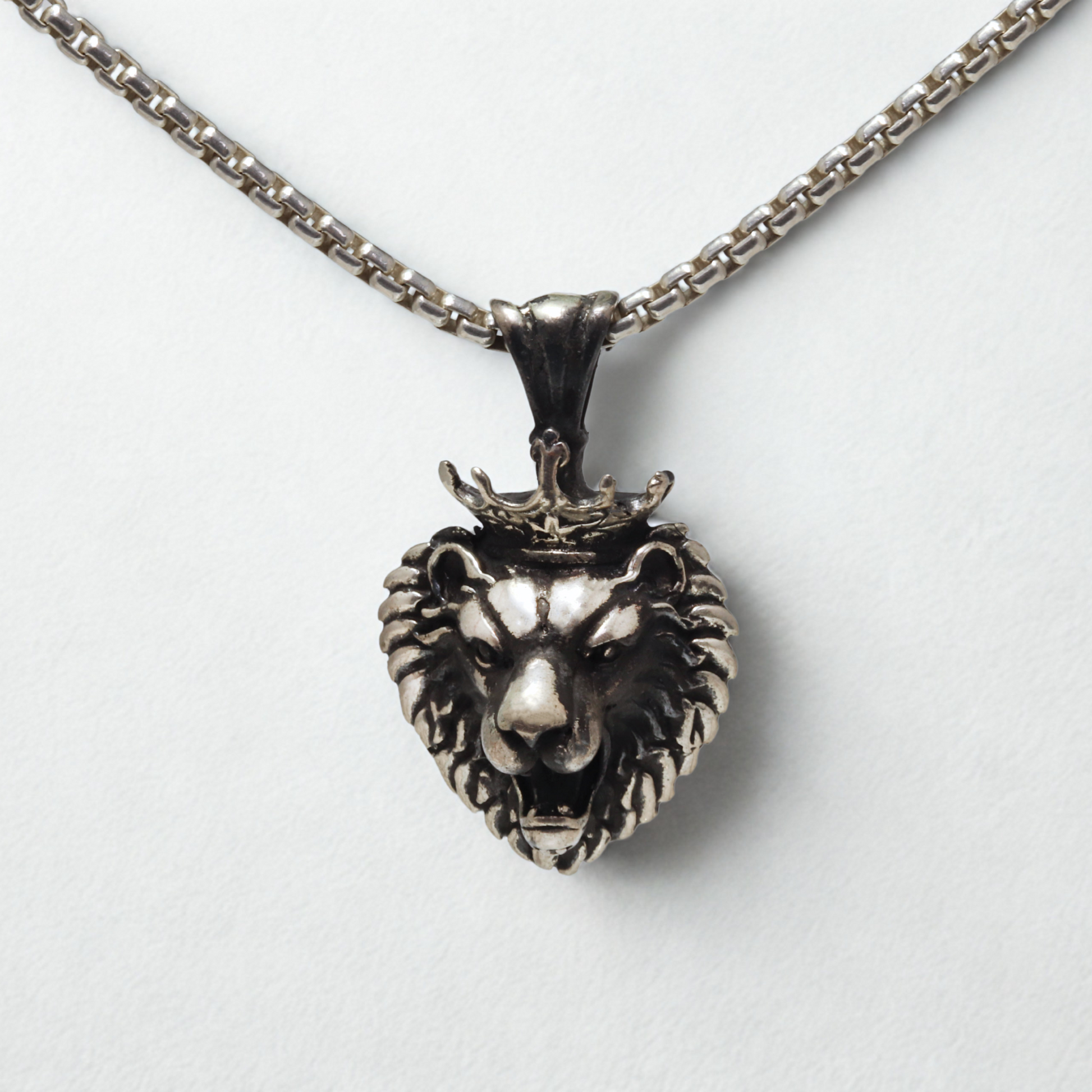 תליון מלך האריות