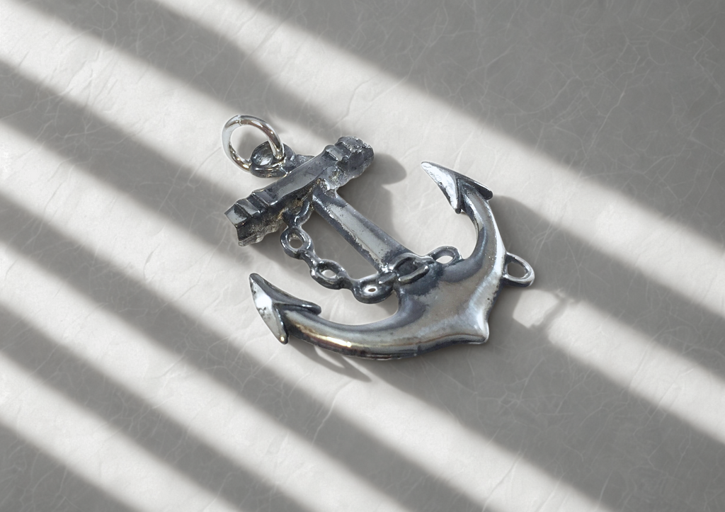 תליון עוגן קרבי