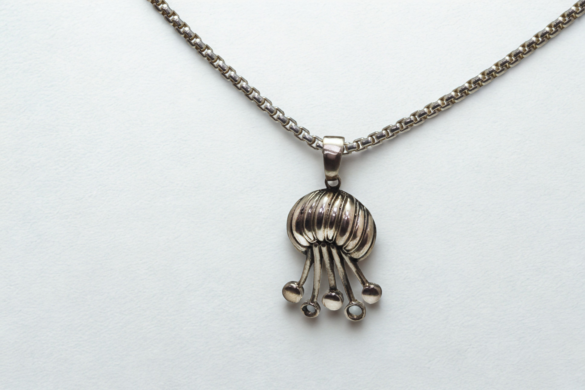 תליון מדוזה מעוצבת