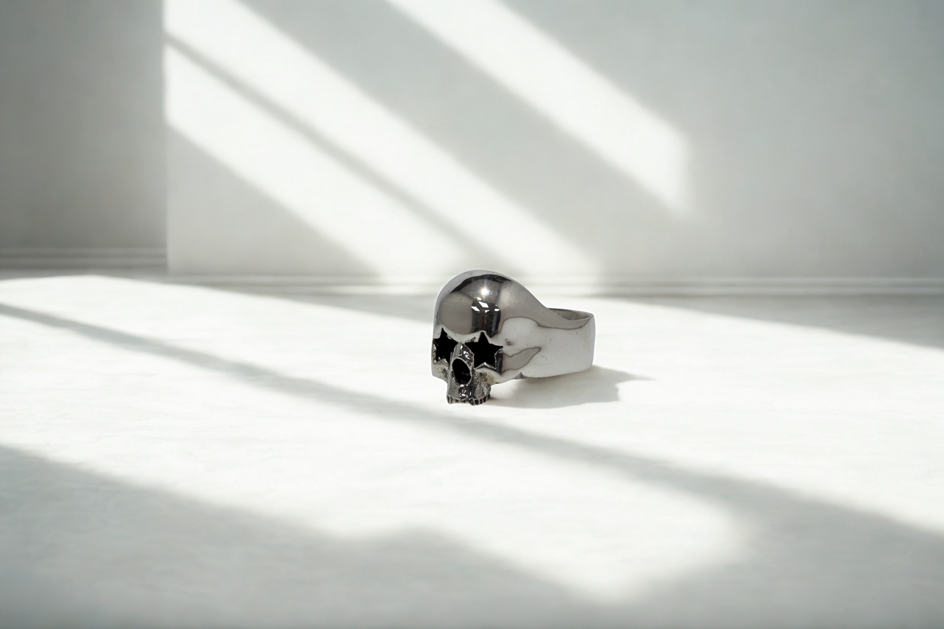 טבעת גולגולת כוכבים לגברים