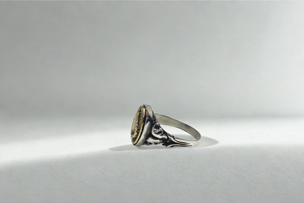 טבעת סנטיפדה – כסף בשילוב בראס