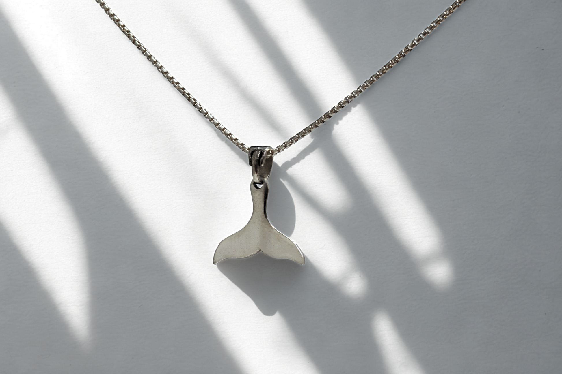 תליון זנב דולפין