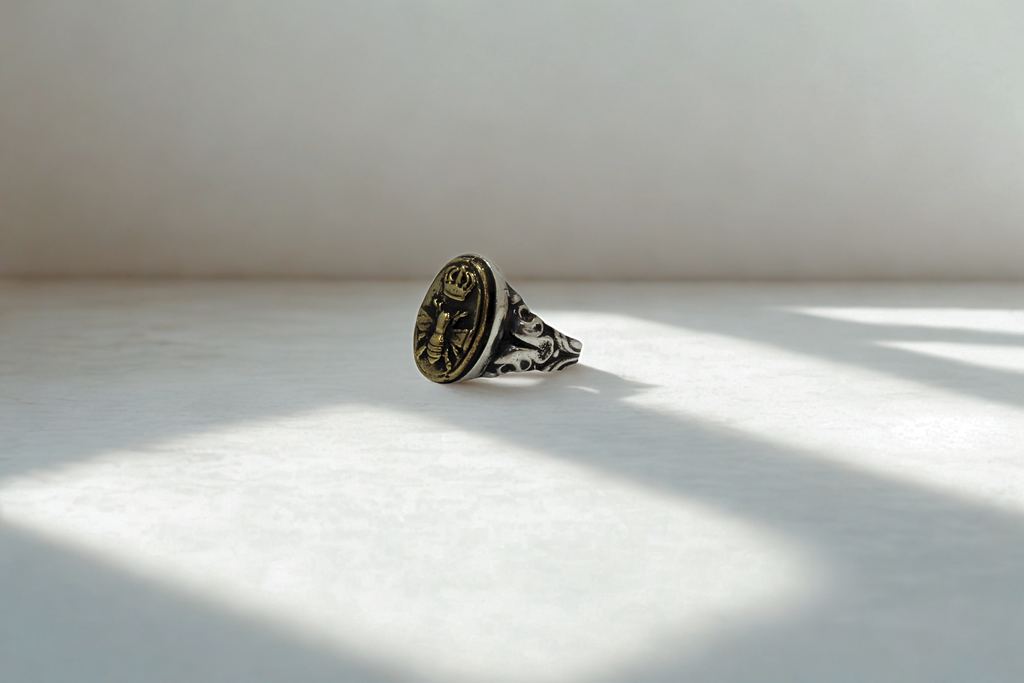 טבעת דבורה מלכותית כסף בשילוב בראס