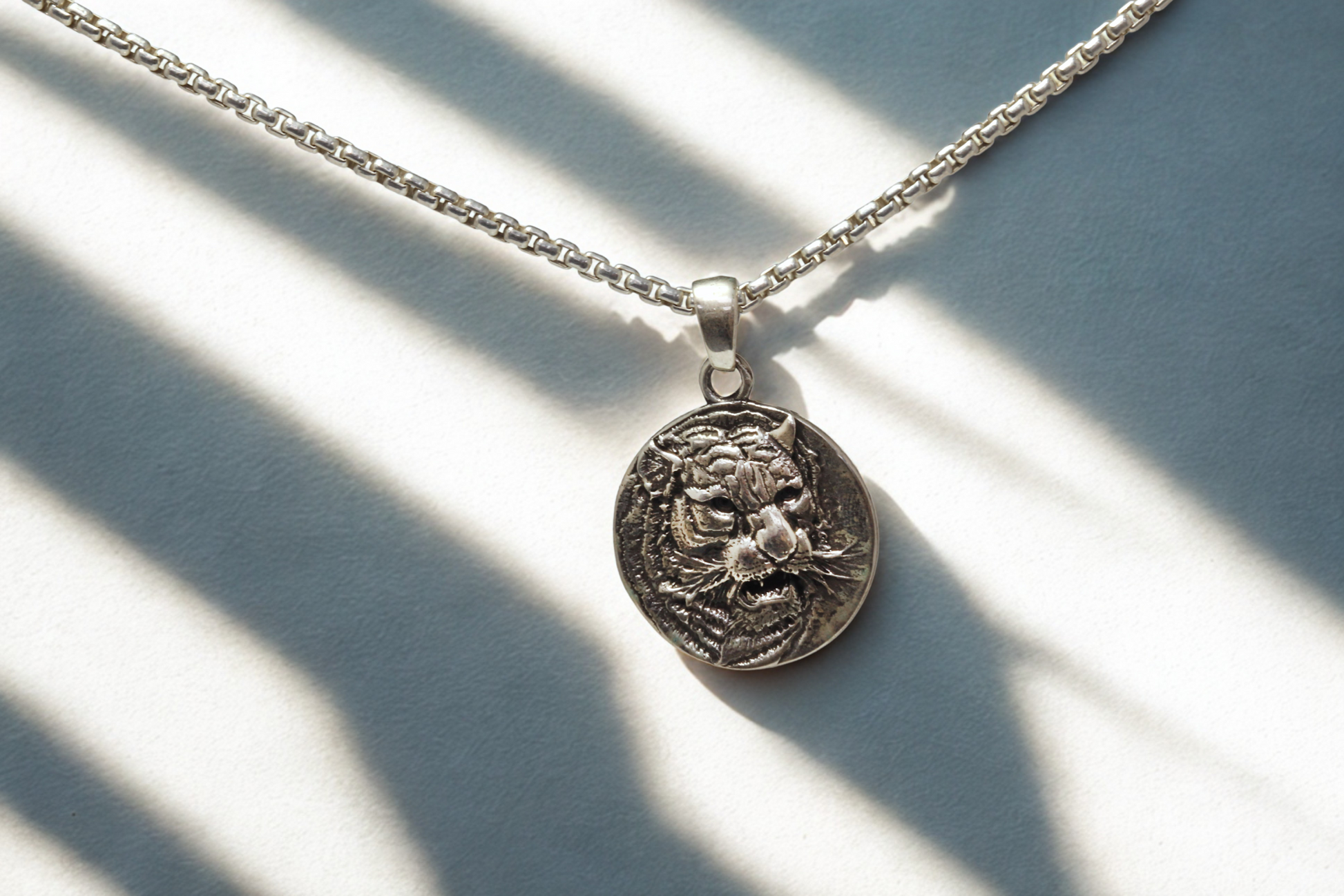 תליון טיגריס עוצמתי תלת ממדי עגול