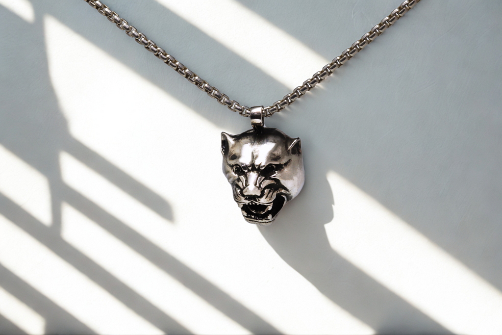 תליון ראש טיגריס־פנתר