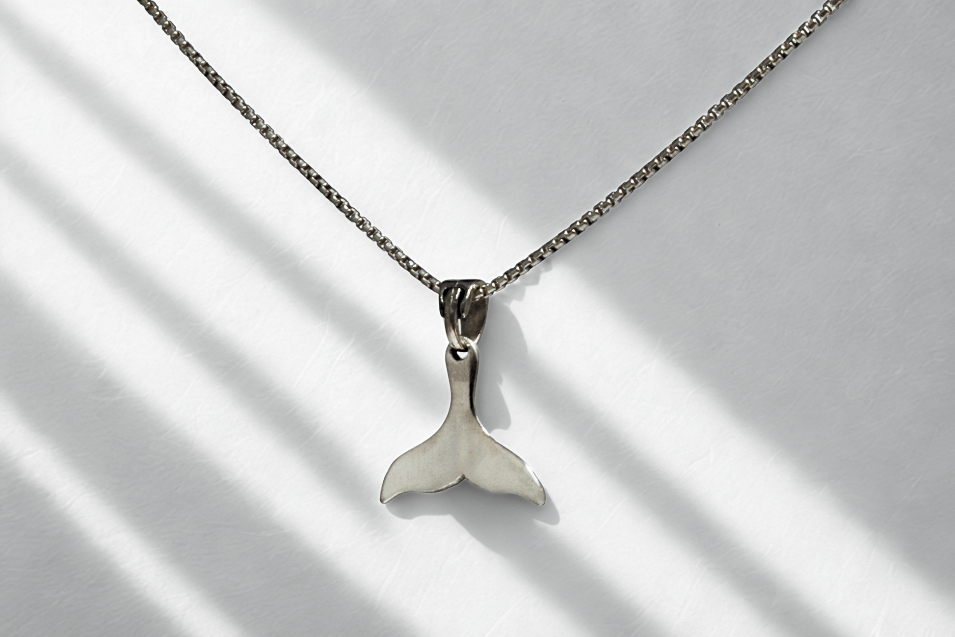 תליון זנב דולפין