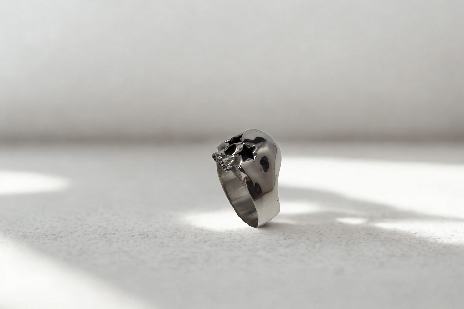 טבעת גולגולת כוכבים לגברים