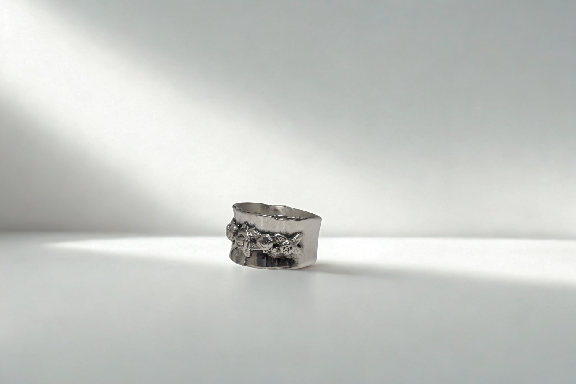 טבעת פרחים מלופפים