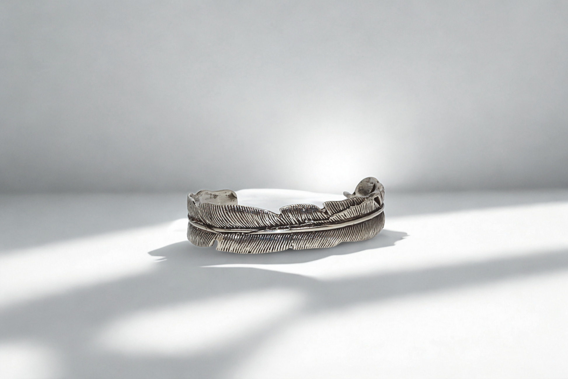 צמיד Feather Guard